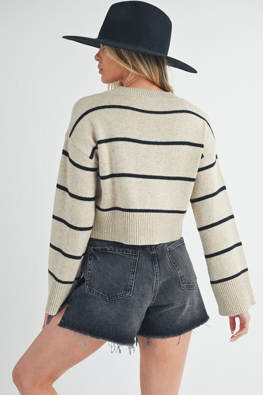 Well Tailored Sweater with a Graceful Silhouette