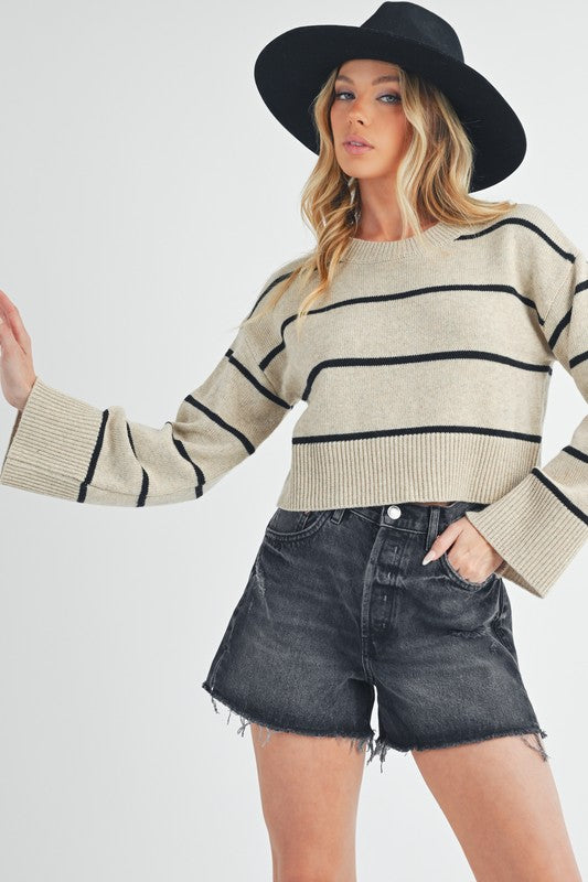 Well Tailored Sweater with a Graceful Silhouette