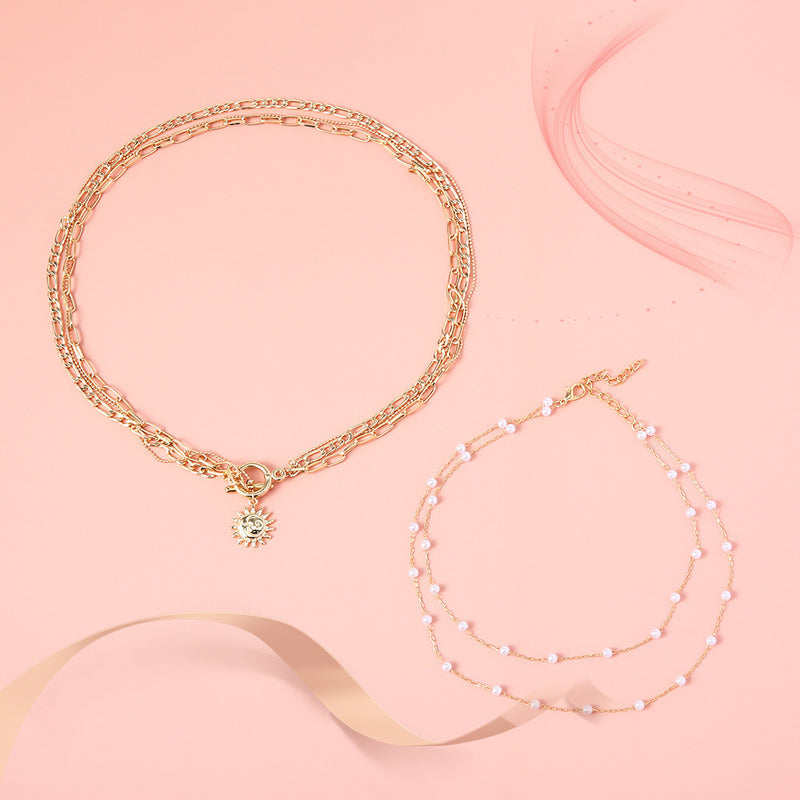 Klassinen Helmi Kaulakoru ajattomalla viehätyksellä