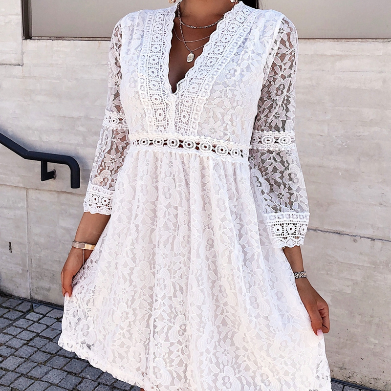 Well Tailored Dress with a Graceful Silhouette