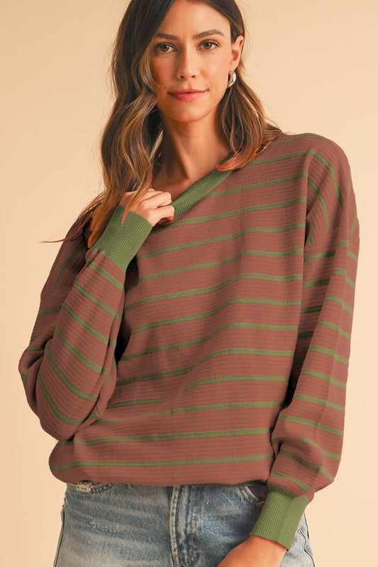 Effortlessly Elegant Sweater with a Timeless Design