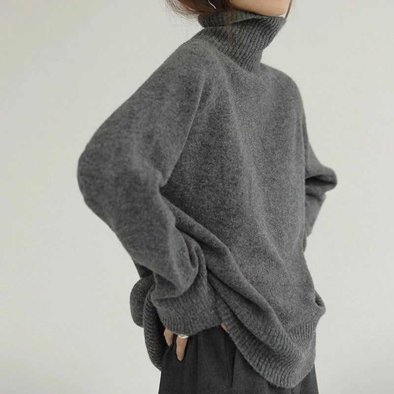 Effortlessly Elegant Sweater with a Timeless Design
