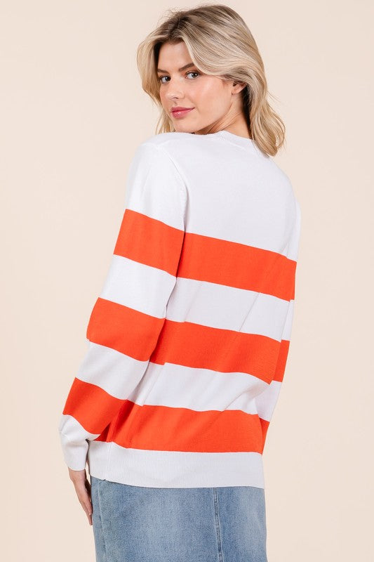 Well Tailored Sweater with a Graceful Silhouette