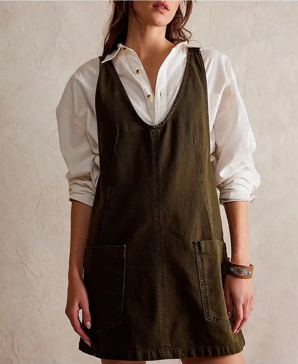 Sophisticated Dress with a Clean Classic Look