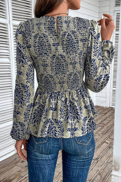 Well Tailored Blouse with a Graceful Silhouette