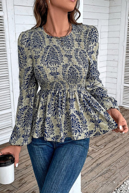 Well Tailored Blouse with a Graceful Silhouette