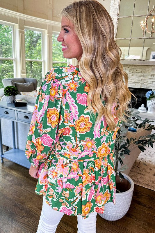 Sophisticated Blouse with a Clean Classic Look
