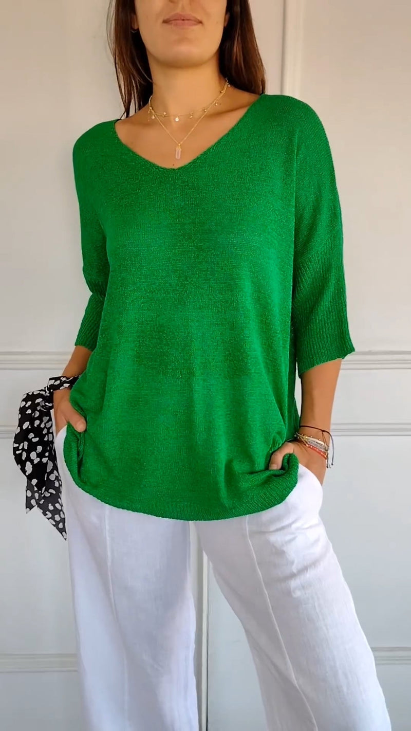 Beautifully Finished Top in a Timeless Design
