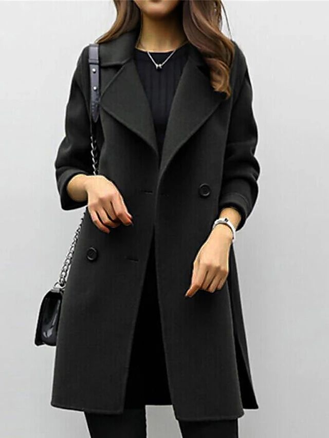 Well Tailored Coat with a Graceful Silhouette