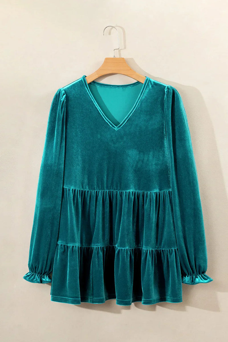 Well Tailored Blouse with a Graceful Silhouette