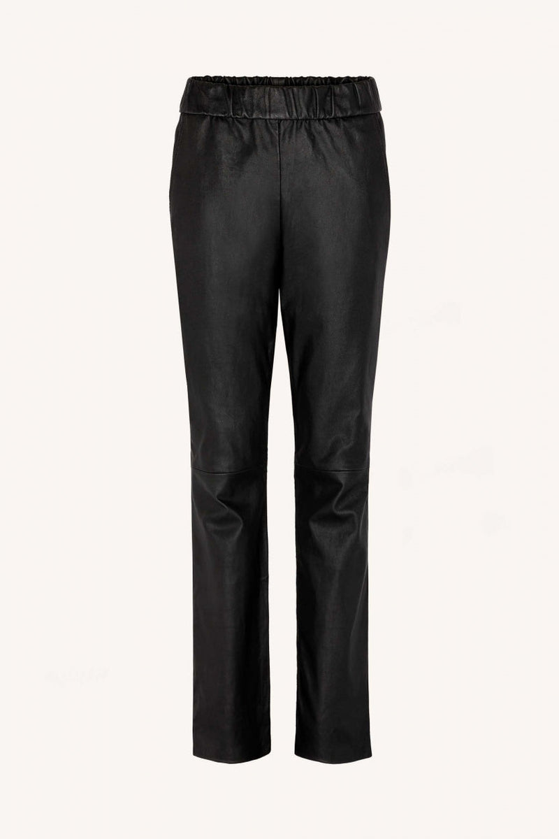 Polished Pants with an Effortless Classic Look