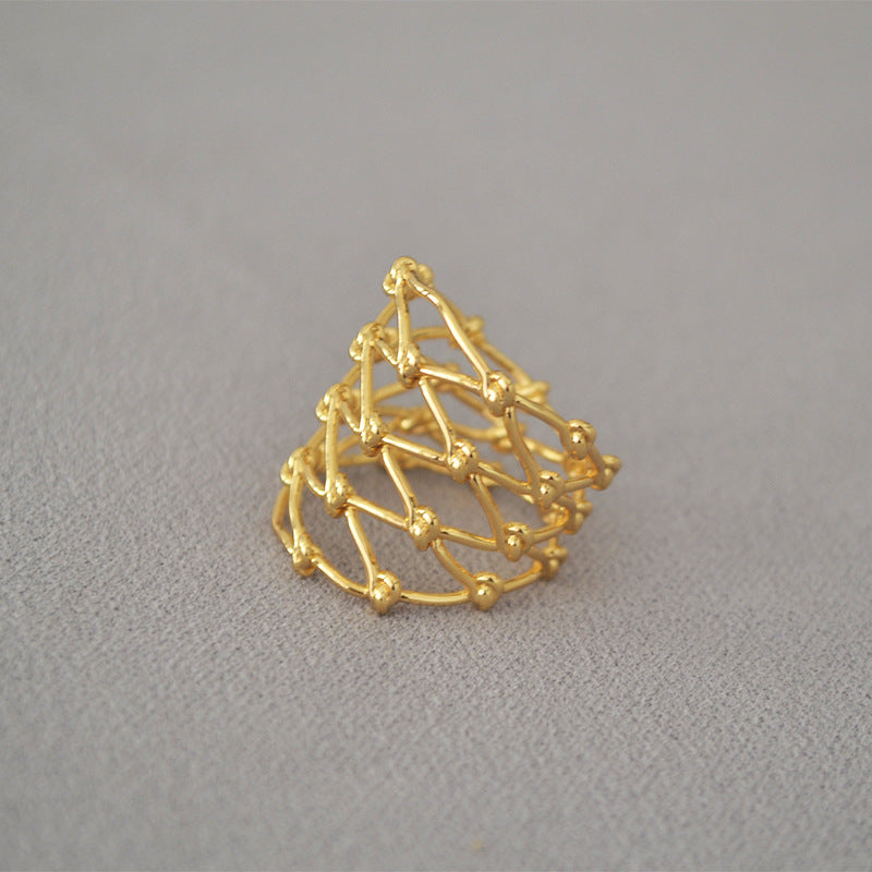 Romanttinen Kulta Sormus erityisiin hetkiin