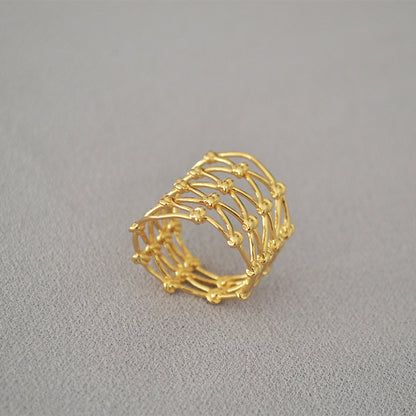 Romanttinen Kulta Sormus erityisiin hetkiin