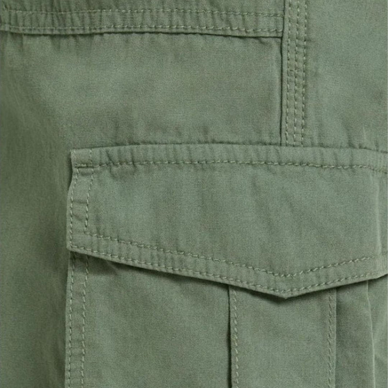 Effortlessly Elegant Pants with a Timeless Design