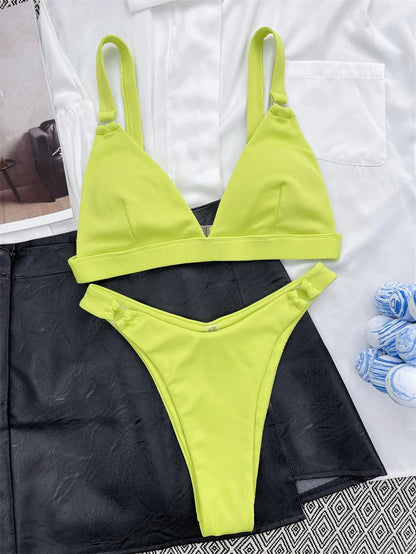 Effortlessly Elegant Garment with a Timeless Design