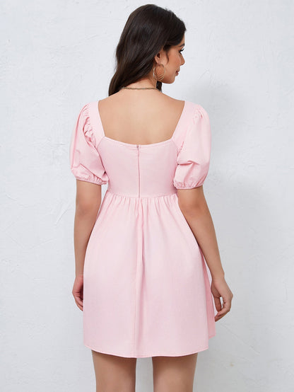 Effortlessly Elegant Dress with a Timeless Design