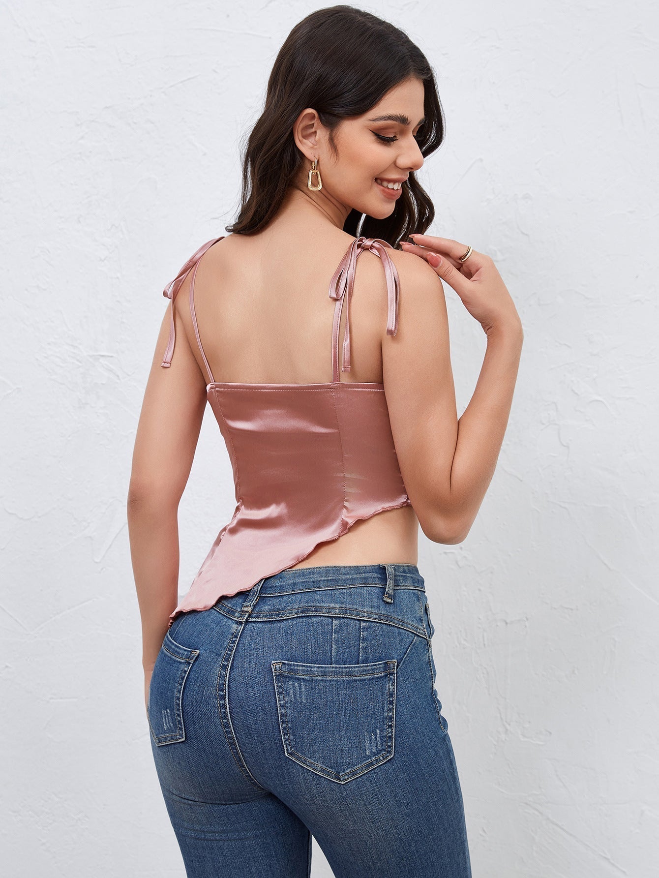 Beautifully Finished Top in a Timeless Design
