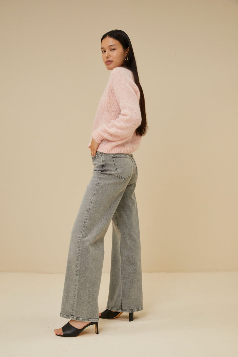 Effortlessly Elegant Garment with a Timeless Design