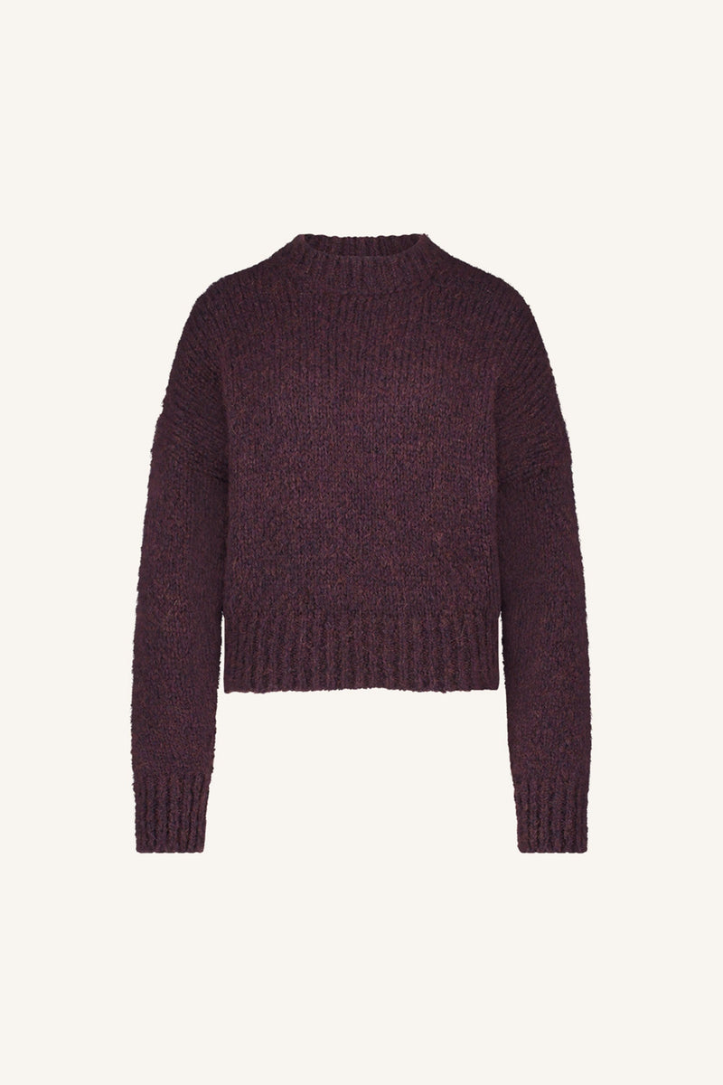 Well Tailored Sweater with a Graceful Silhouette