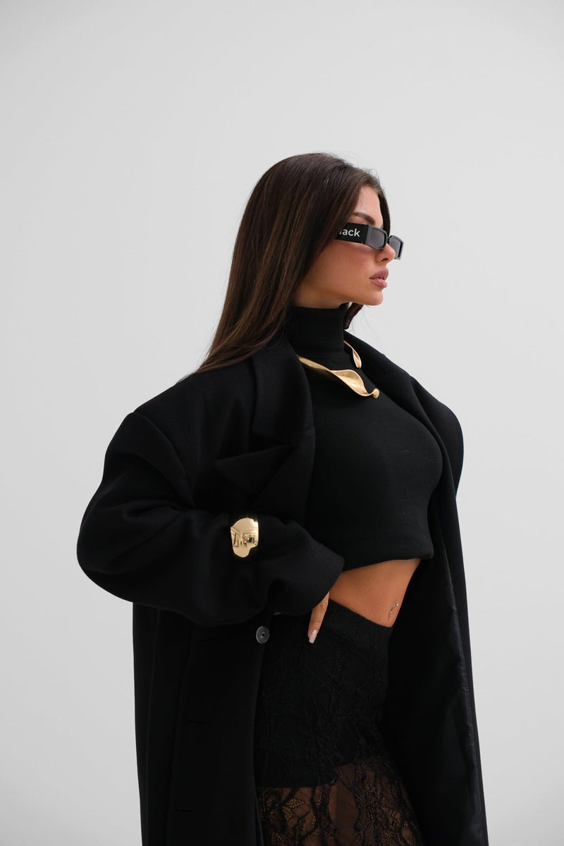 Well Tailored Coat with a Graceful Silhouette