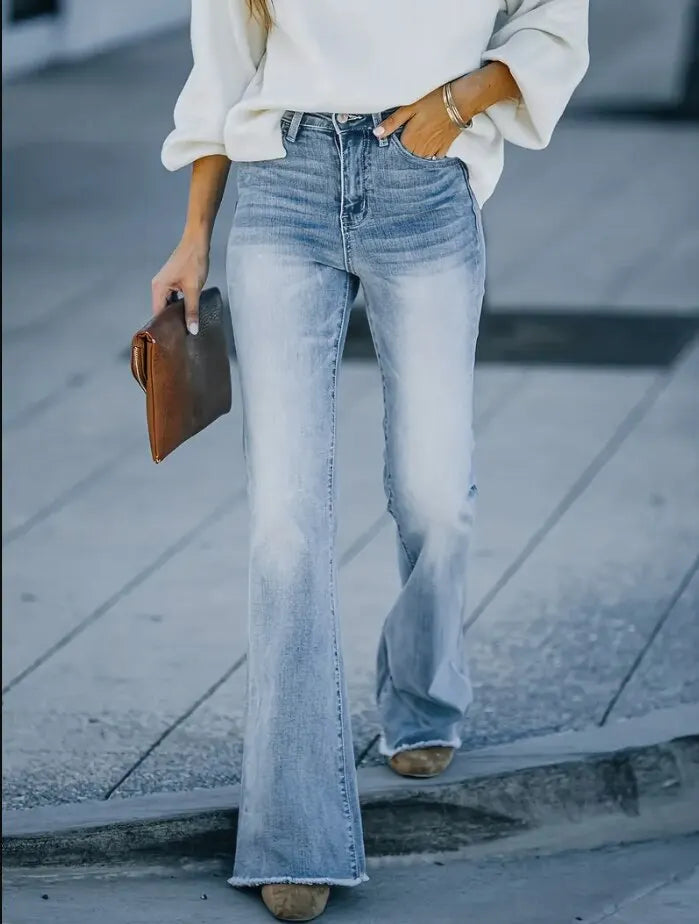 Effortlessly Elegant Trousers with a Timeless Design