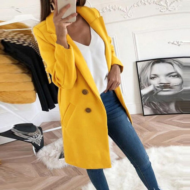 Well Tailored Coat with a Graceful Silhouette