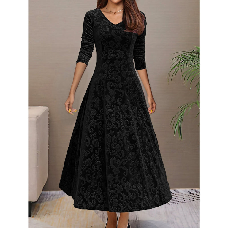 Gracefully Styled Dress for Any Occasion