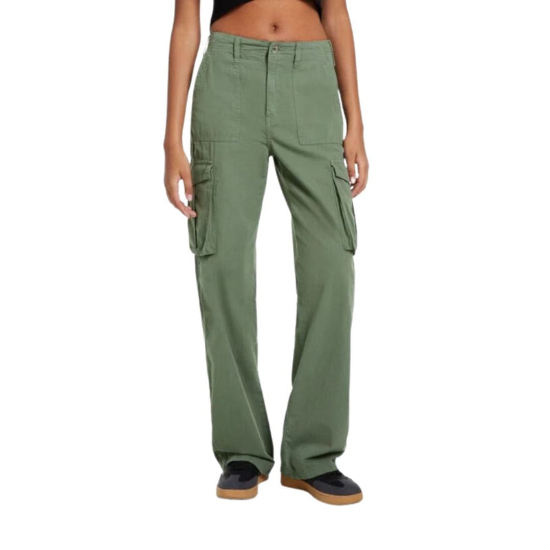 Effortlessly Elegant Pants with a Timeless Design