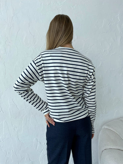 Classic Vintage & Enduringly Stylish Blouse