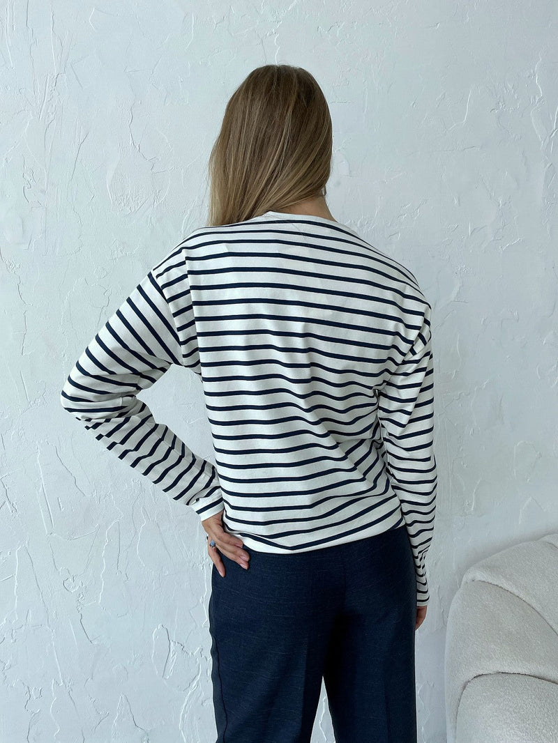 Classic Vintage & Enduringly Stylish Blouse