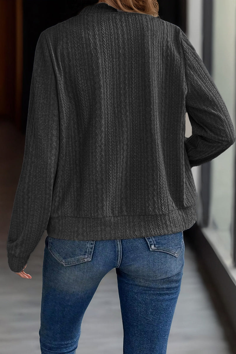 Effortlessly Elegant Jacket with a Timeless Design