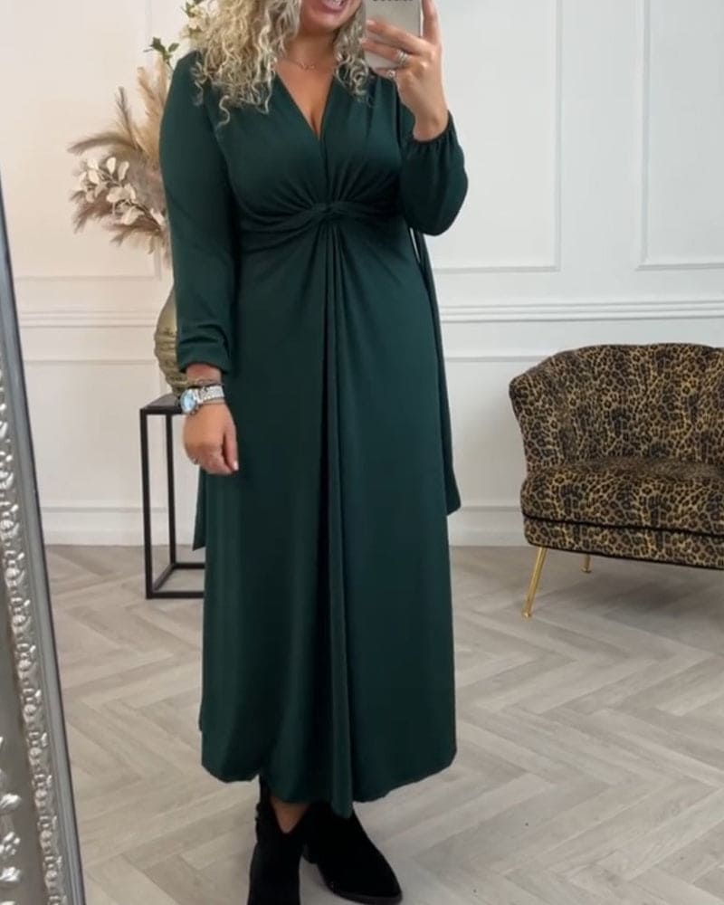 Sophisticated Dress with a Clean Classic Look