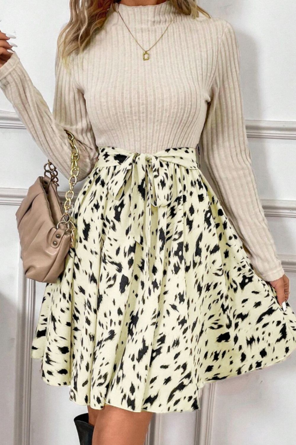 Classic Vintage Dress with a Flattering Fit