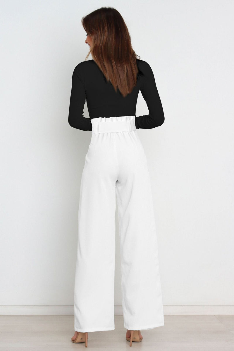 Classic Vintage Trousers with a Flattering Fit