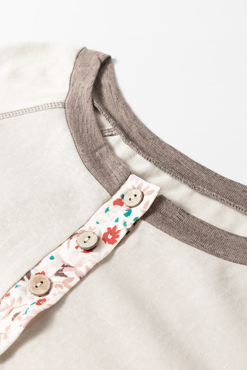 Effortlessly Elegant T-Shirt with a Timeless Design