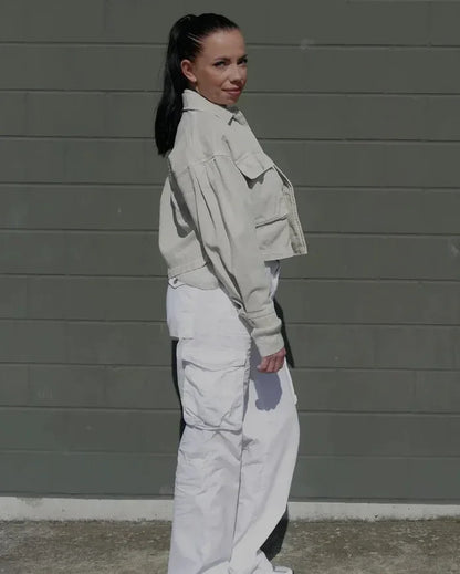 Elegantly Styled Trousers for Everyday Wear