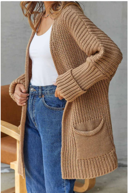 Well Tailored Cardigan with a Graceful Silhouette