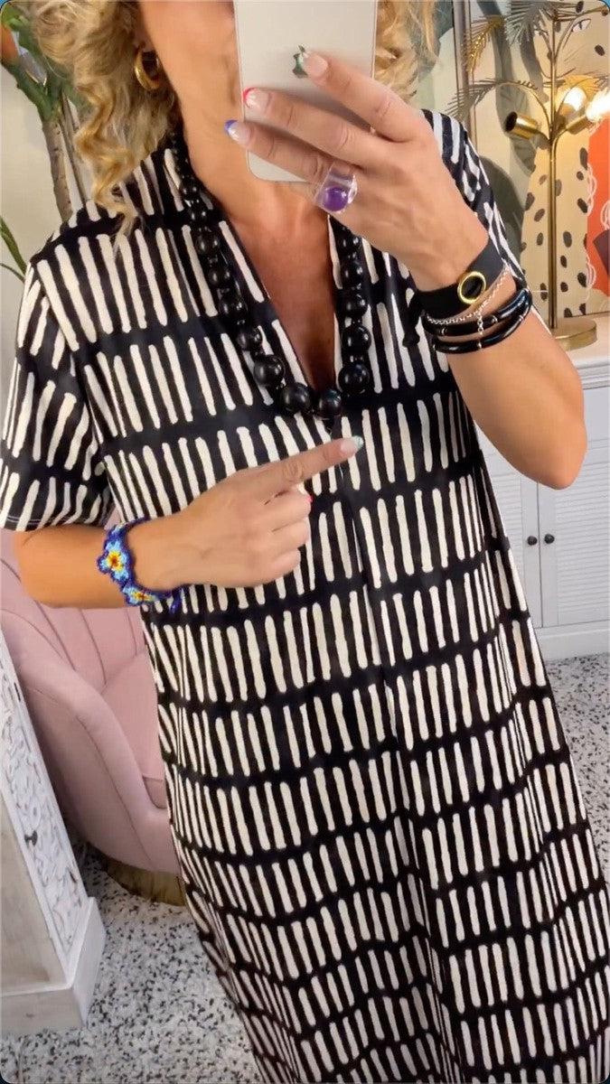 Classic Vintage Dress with a Flattering Fit