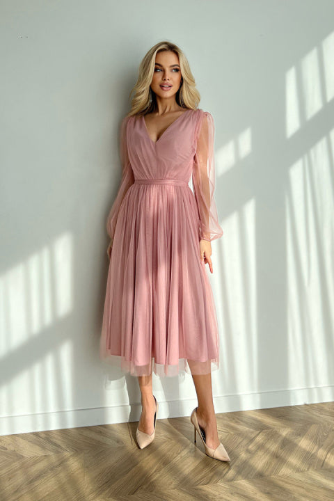 Gracefully Styled Dress for Any Occasion