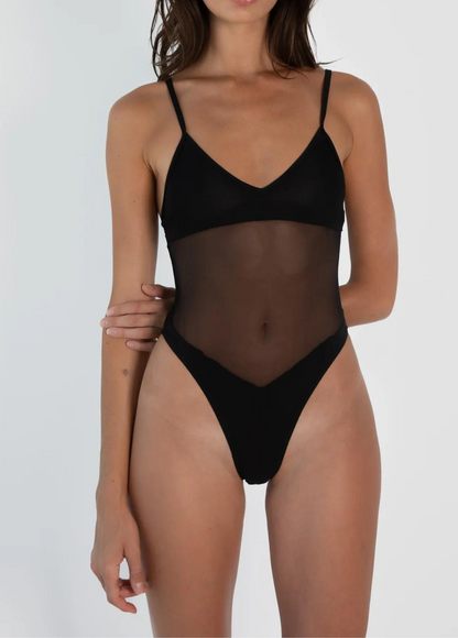 Effortlessly Elegant Garment with a Timeless Design