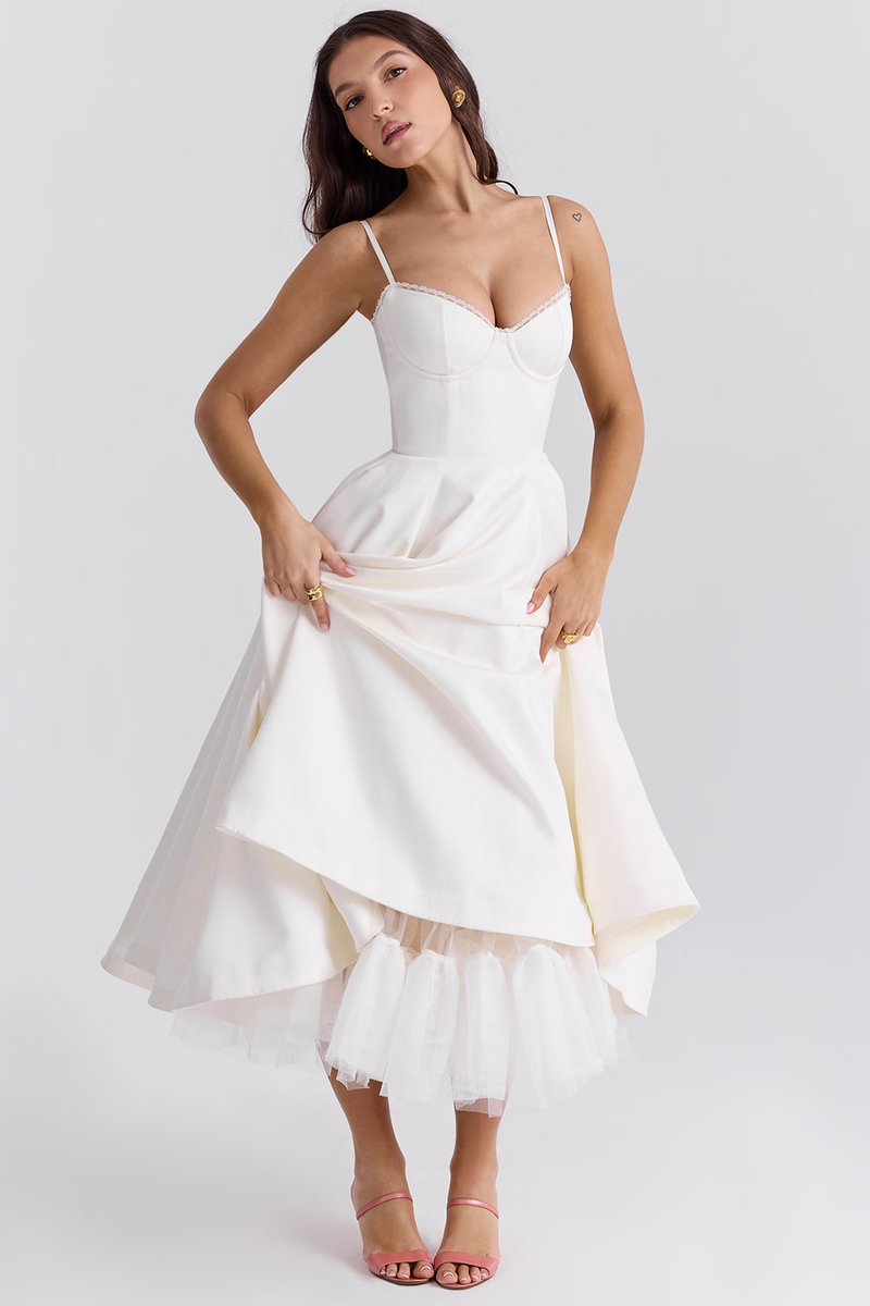 Beautifully Finished Dress in a Timeless Design