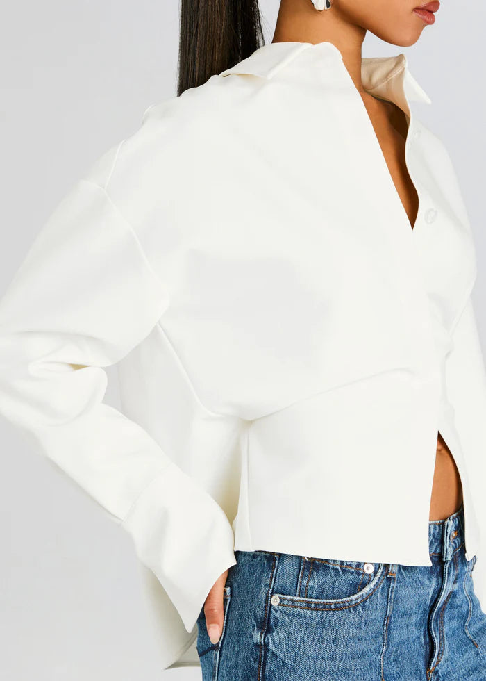 Elegantly Styled Blouse for Everyday Wear