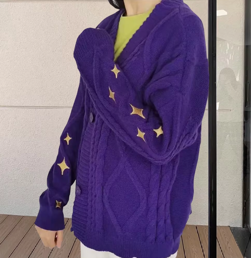 Well Tailored Sweater with a Graceful Silhouette