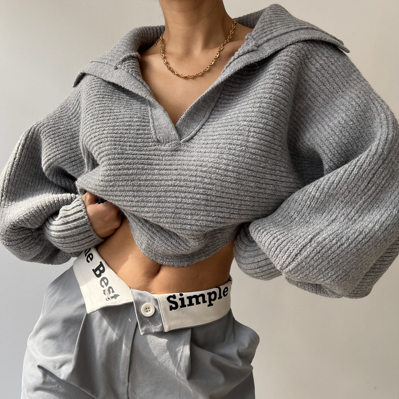 Effortlessly Elegant Sweater with a Timeless Design