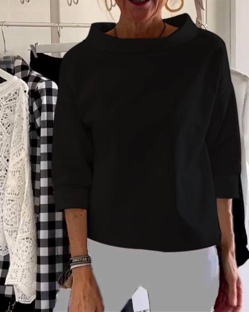Effortlessly Elegant Top with a Timeless Design