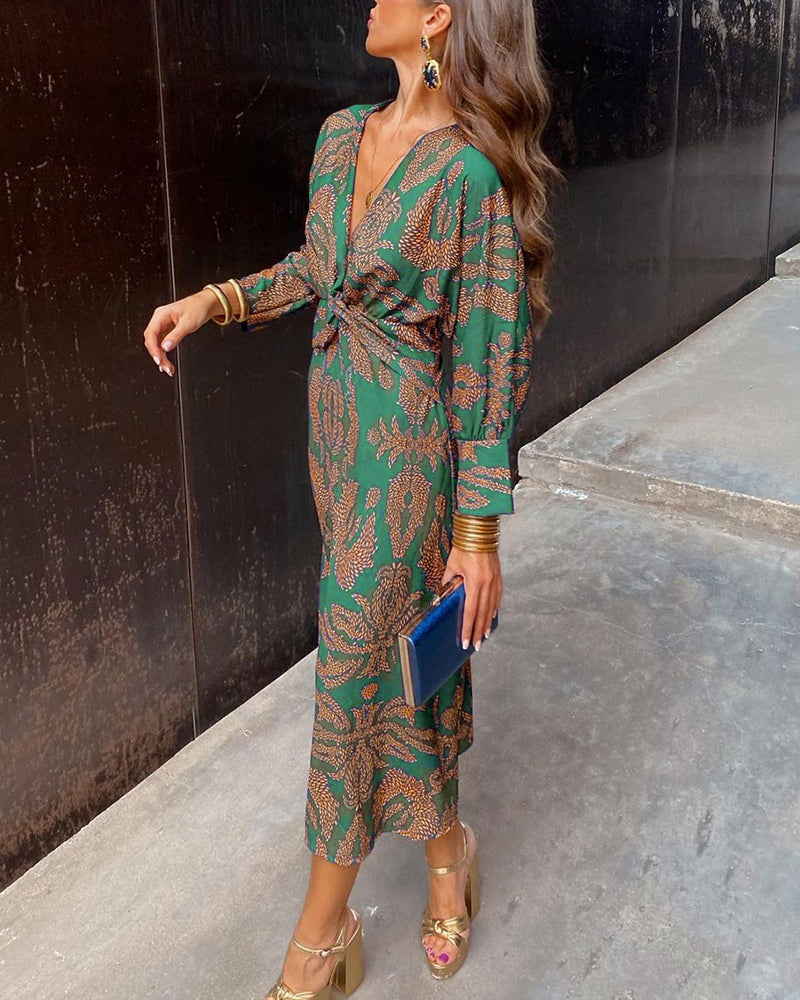 Classic Vintage Dress with a Flattering Fit
