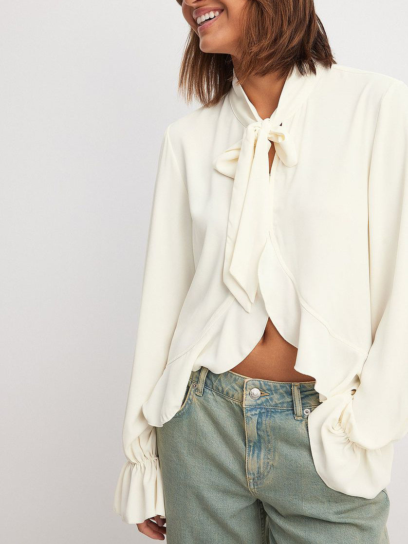 Effortlessly Elegant Blouse with a Timeless Design