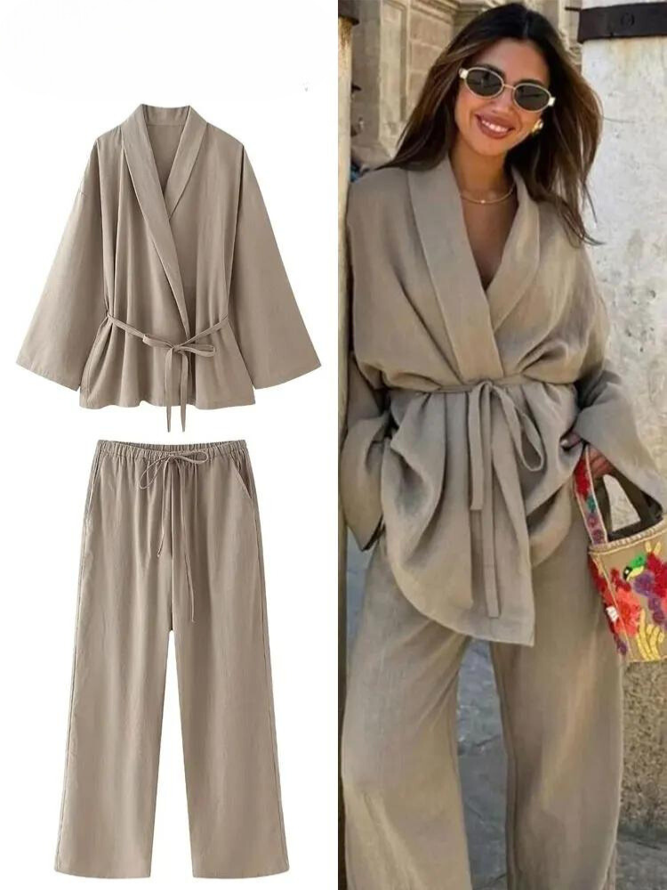 Effortlessly Elegant Garment with a Timeless Design