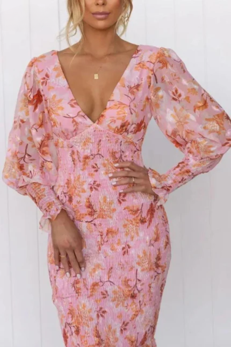 Classic Vintage Dress with a Flattering Fit