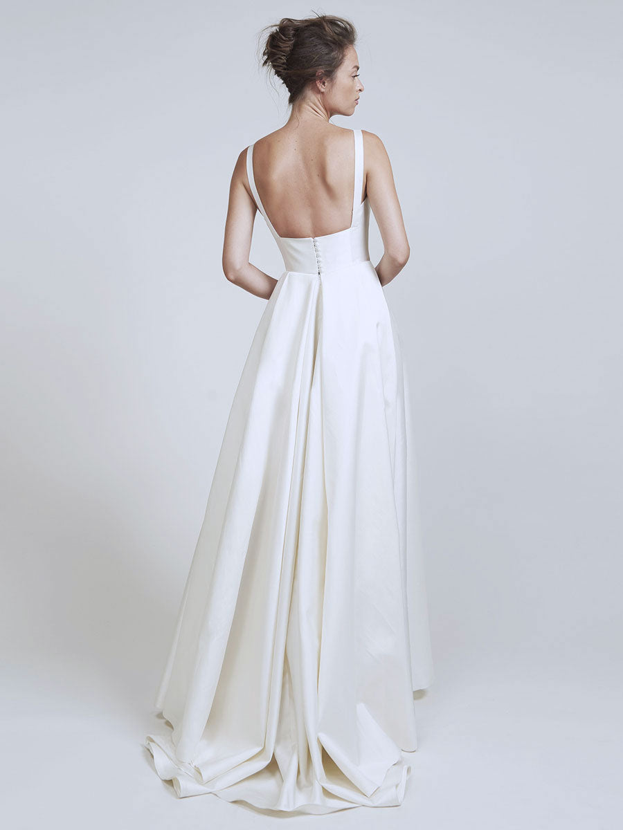 Sophisticated Dress with a Clean Classic Look